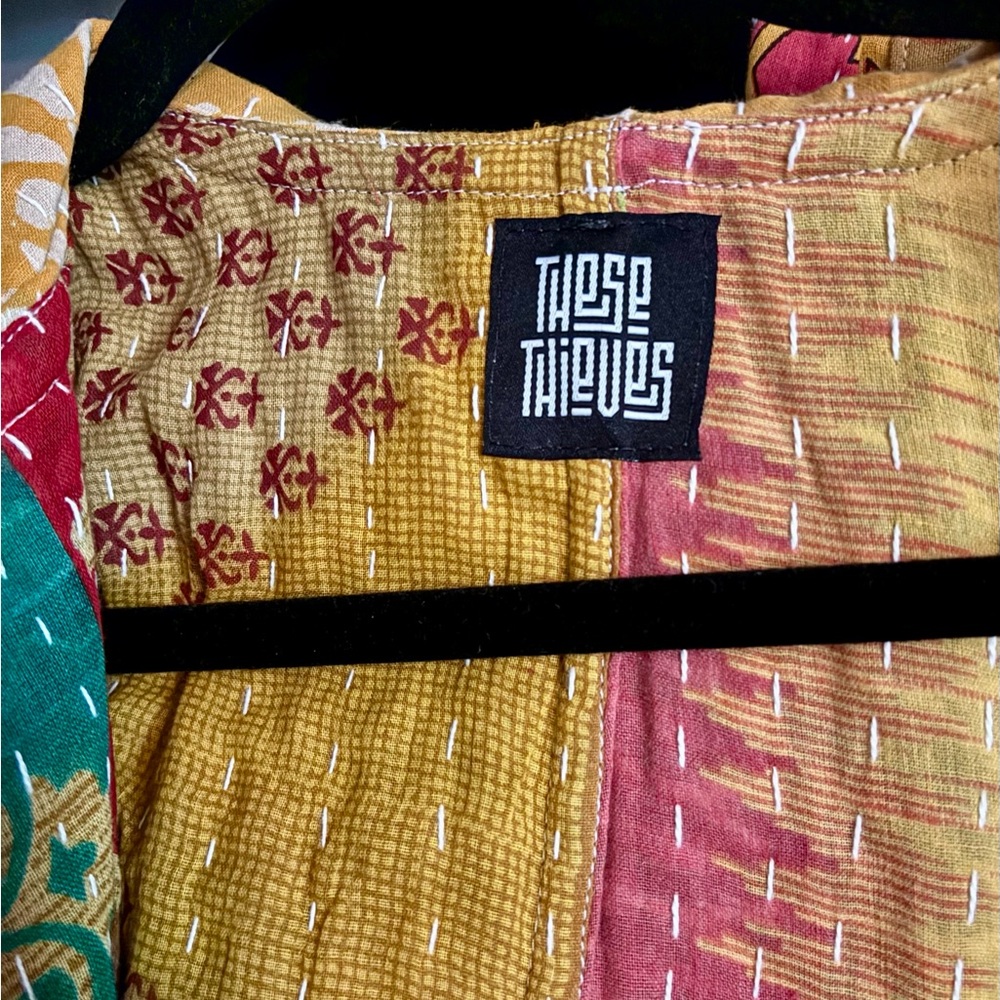 Reversible Kantha Duster - Picture 3 of 13